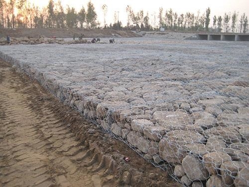 80*100 Stone Cage Wire Mesh Mechanical Stranded Hexagonal River Protective